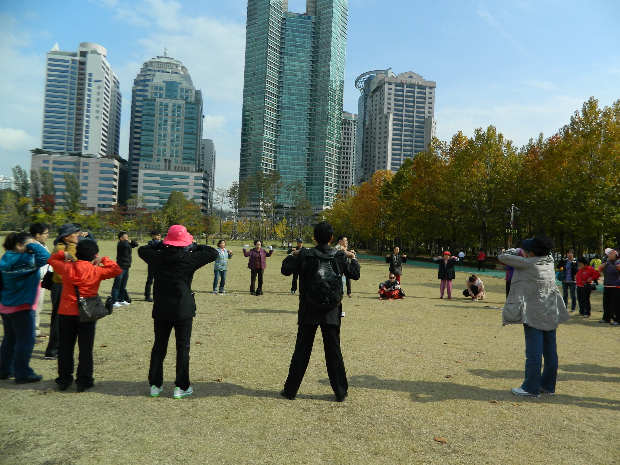 주간보호센터와 지역주민과 함께 하는 산책교실 썸네일