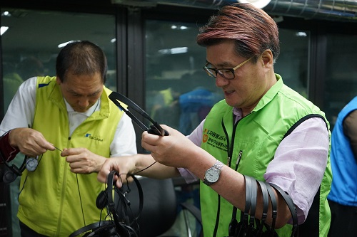 유종필구청장님께서 복지관을 방문해 자원봉사를 진행해 주셨습니다. 썸네일
