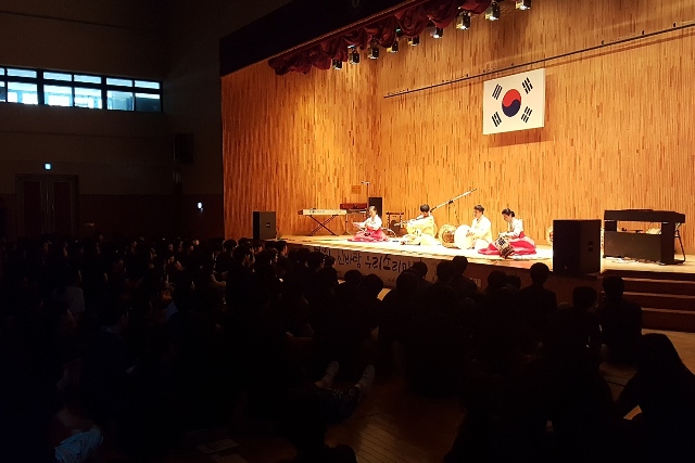 [관현맹인전통예술단] 얼쑤! 신바람 우리소리마당 휘경중학교 공연 썸네일