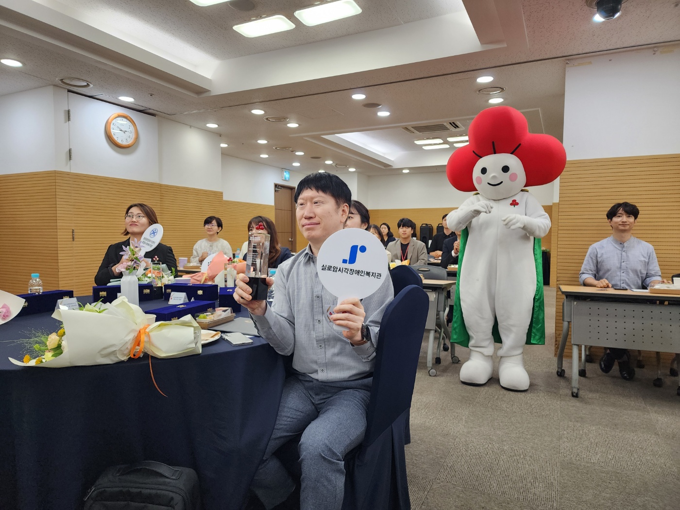 2024 사랑의열매 배분사업 성과공유회 우수사업 수상 <시각·청각장애인 영화 접근성 향상을 위한 배리어프리 영화 제작·보급 사업 : 모두의 영화관 프로젝트> 사진4