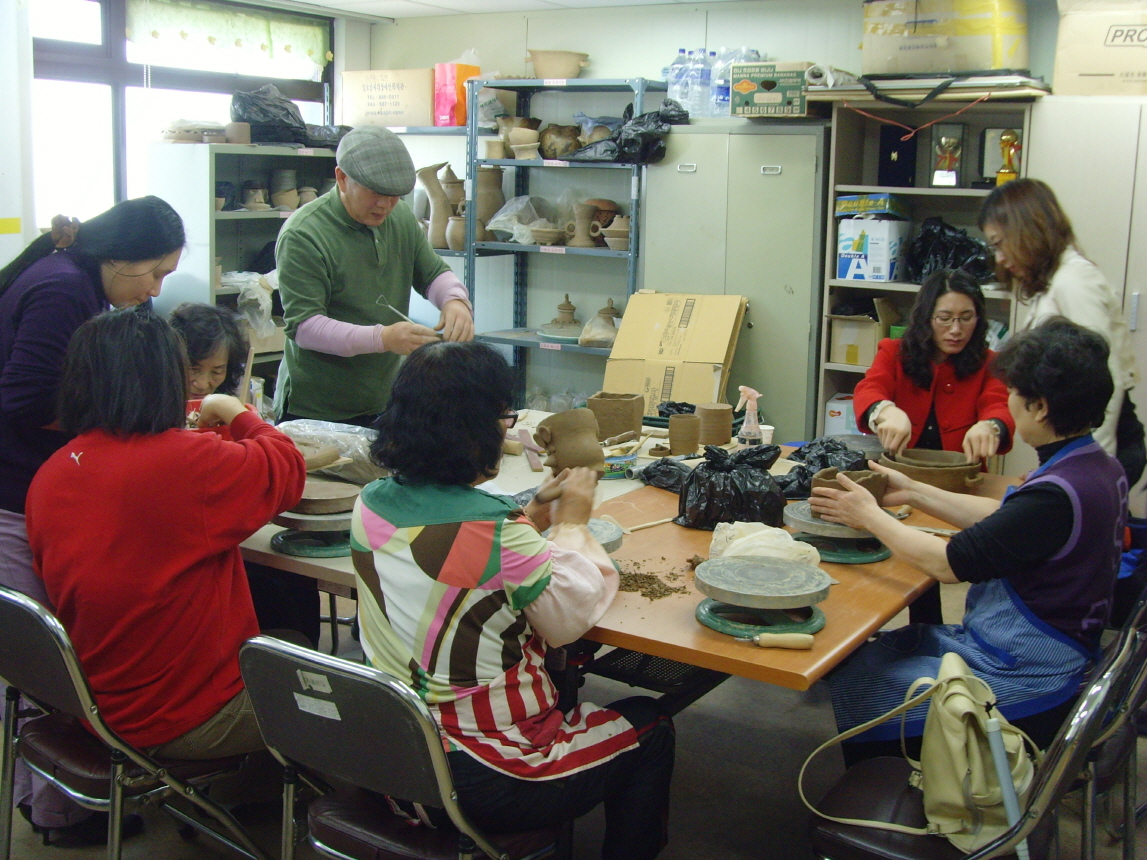 3월 여가활동(도자기공예교실) 썸네일