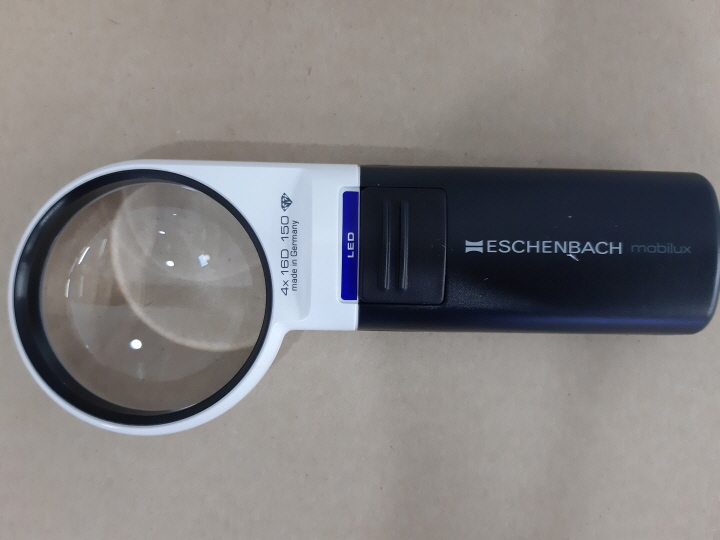 LED 조명형 확대경 4배 썸네일