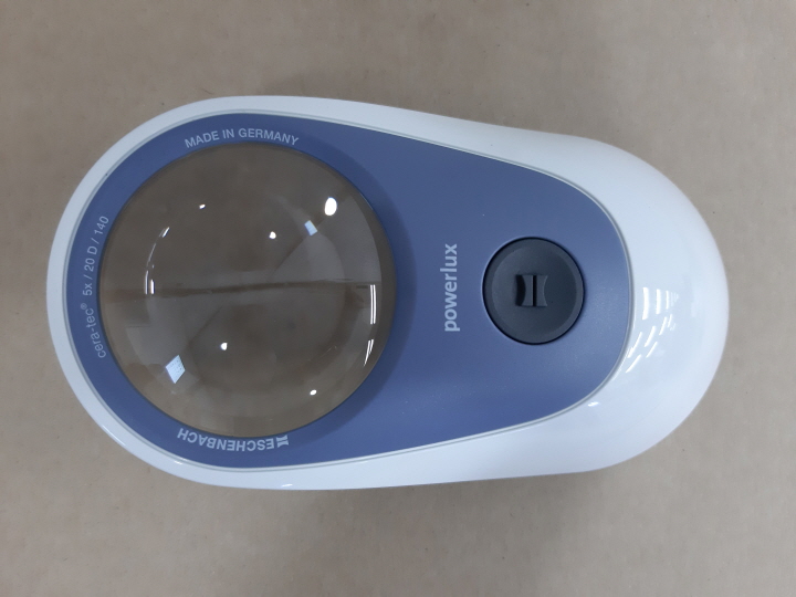 [저시력용품] LED 조명형 스탠드식 확대경 5배 썸네일